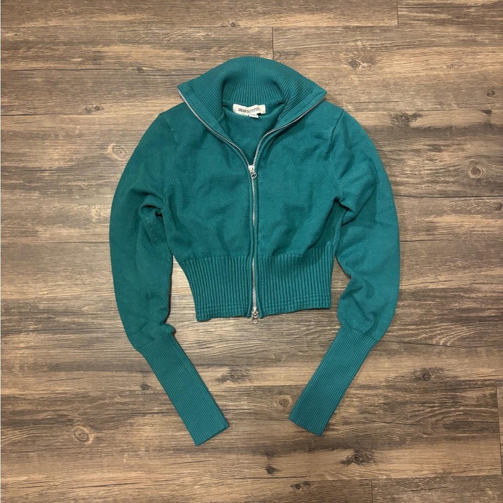 Y2K Urban Outfitters zip up sweater